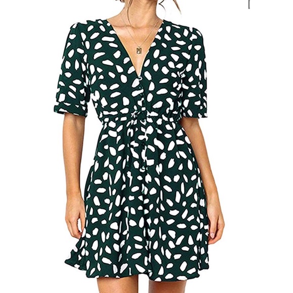 Dresses & Skirts - NWOT green Floral printed causal button Down Dress